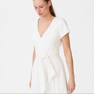 Club Monaco Sannah Jumpsuit in white Sz 4